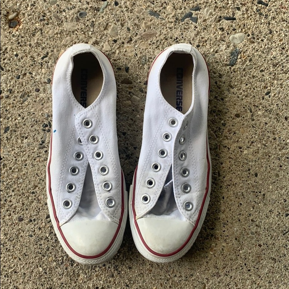 White Low top converse